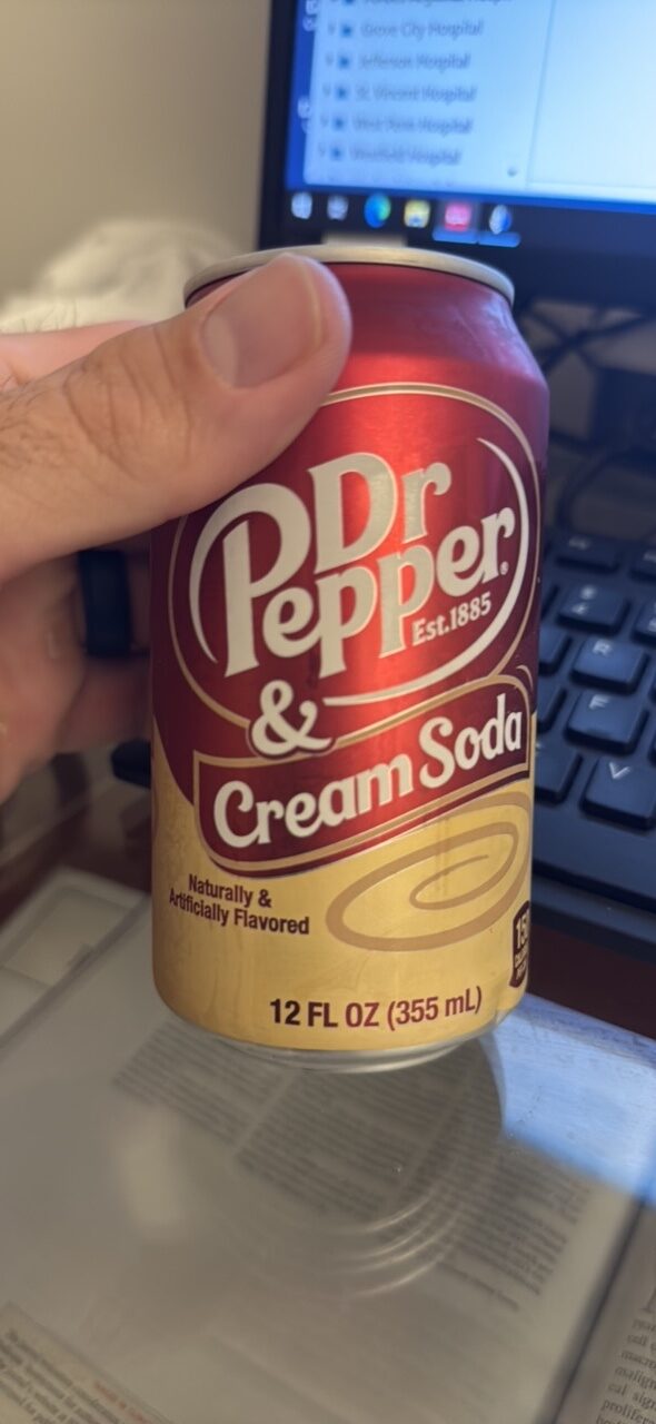 Dr Pepper Soda Original 12-Pack — Front view