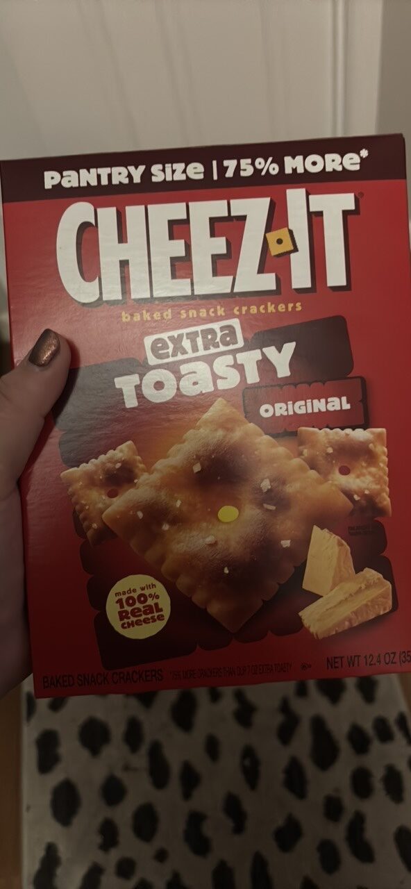 Cheez-It Baked Snack Crackers Extra Toasty Family Size — Front view