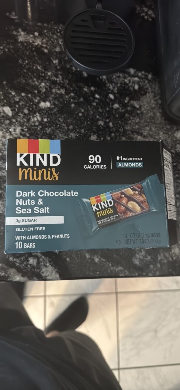 KIND Nut Bars Dark Chocolate Nuts & Sea Salt 6-Count — Front view
