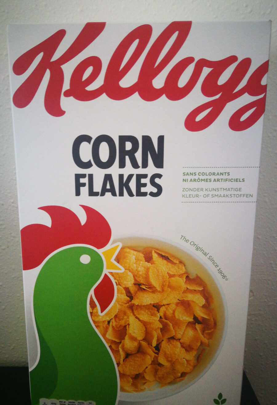 Kellogg's Frosted Flakes Cereal Original 21.7 oz — Front view